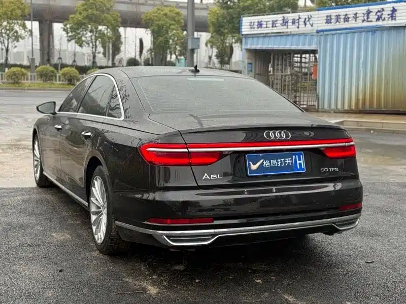Audi A8 2020 — фото 7