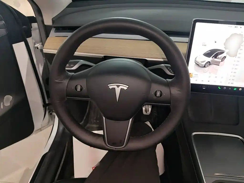 Tesla Model Y 2022 — фото 11