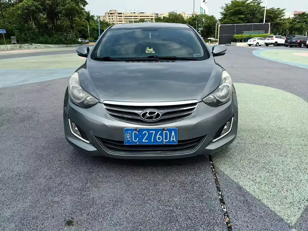 Hyundai Elantra 2012