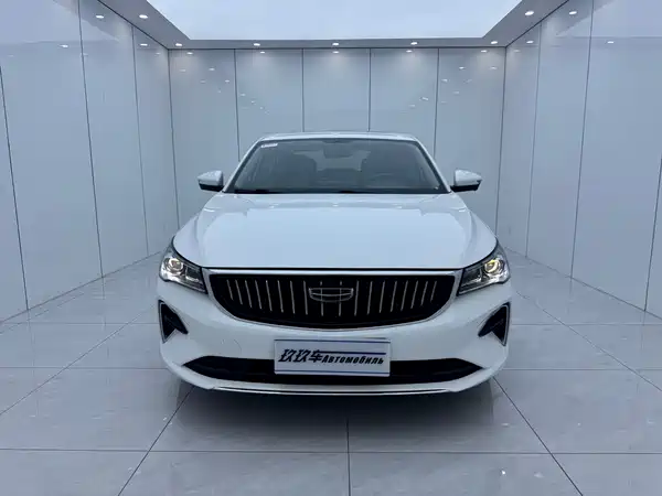 Geely Emgrand 2022
