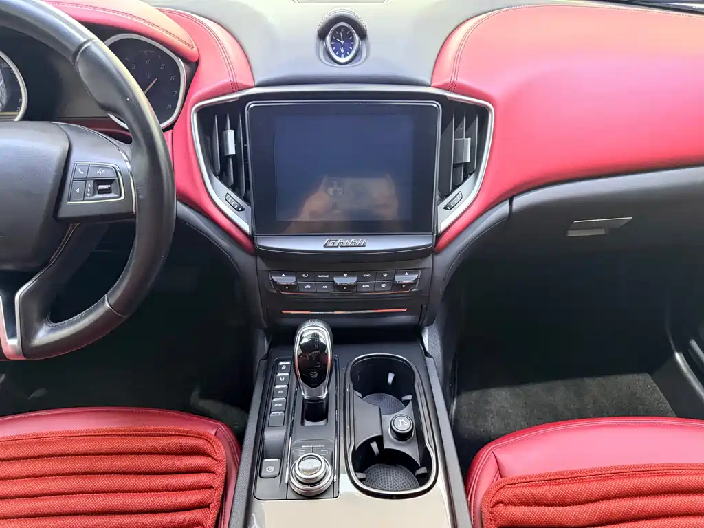 Maserati Ghibli 2018 — фото 15