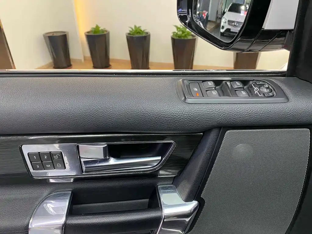 Land Rover Discovery 2013 — фото 19