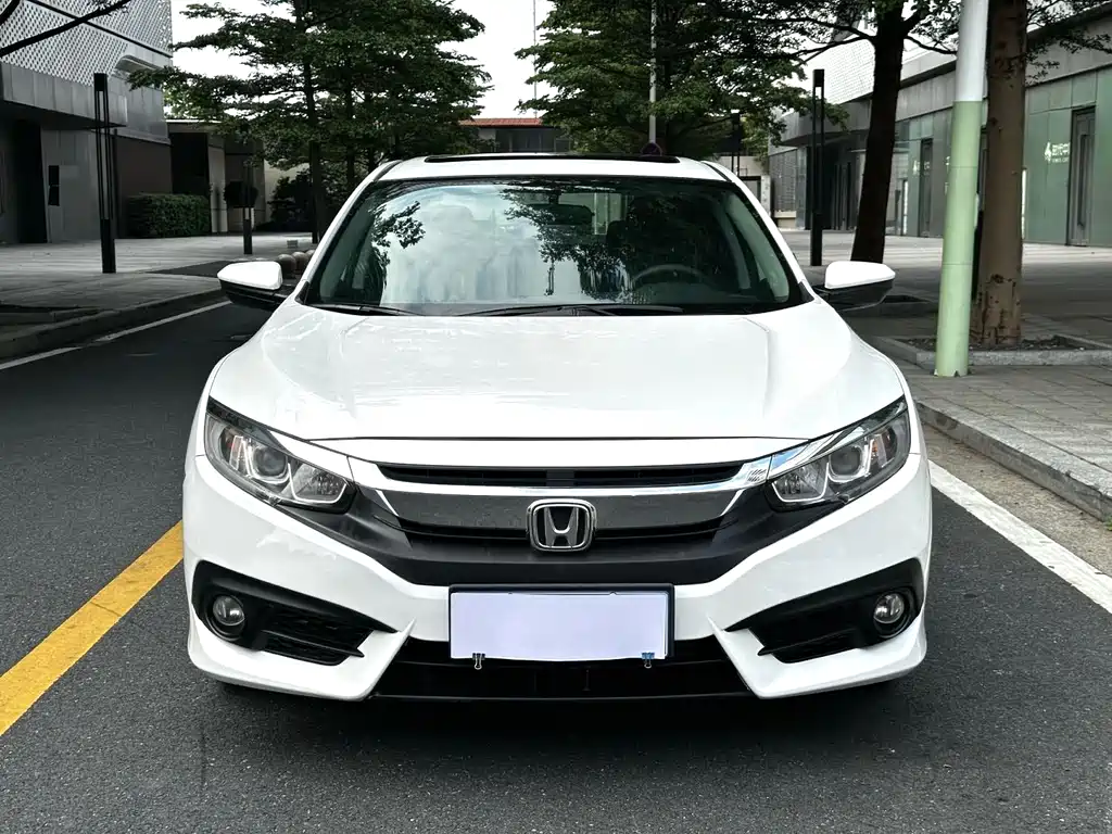 Honda Civic 2018 — фото 2