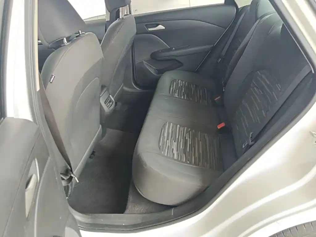 Chevrolet Monza 2020 — фото 17