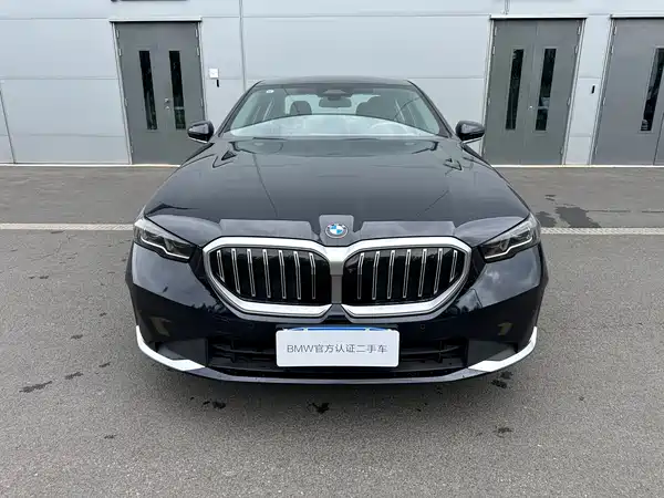 BMW 5 Series 2025