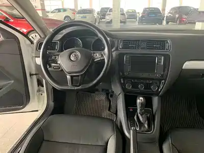 Volkswagen Sagitar 2018