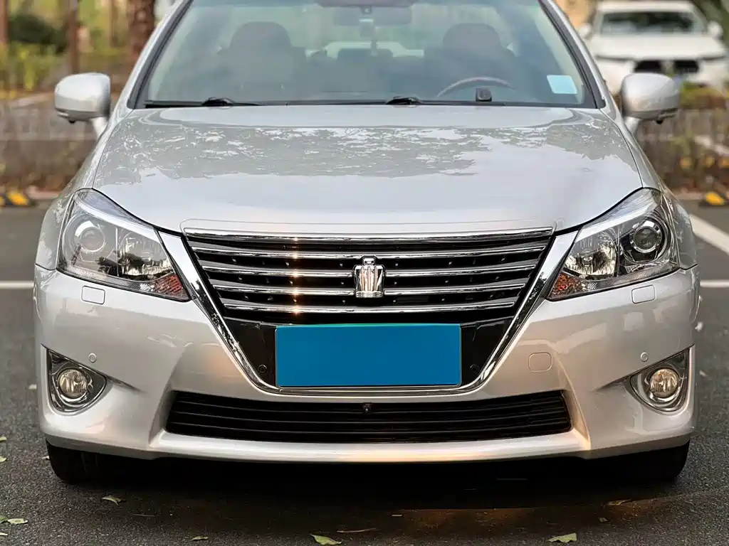 Toyota Crown 2015 — фото 3