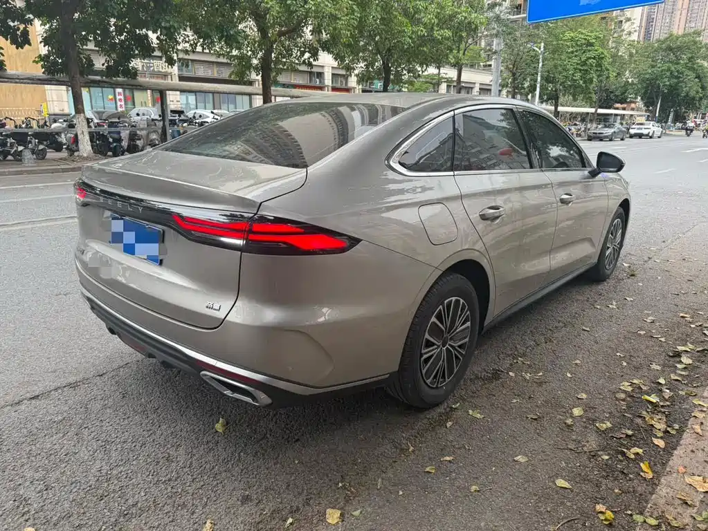 Geely Emgrand 2025 — фото 14
