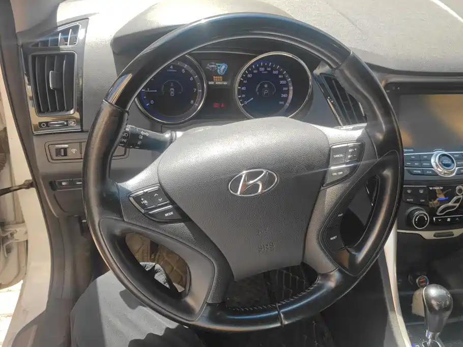Hyundai Sonata 2015 — фото 15