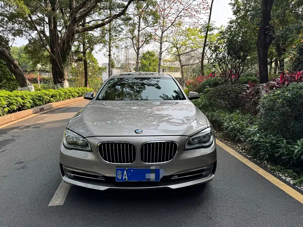 BMW 7 Series 2013 — фото 2