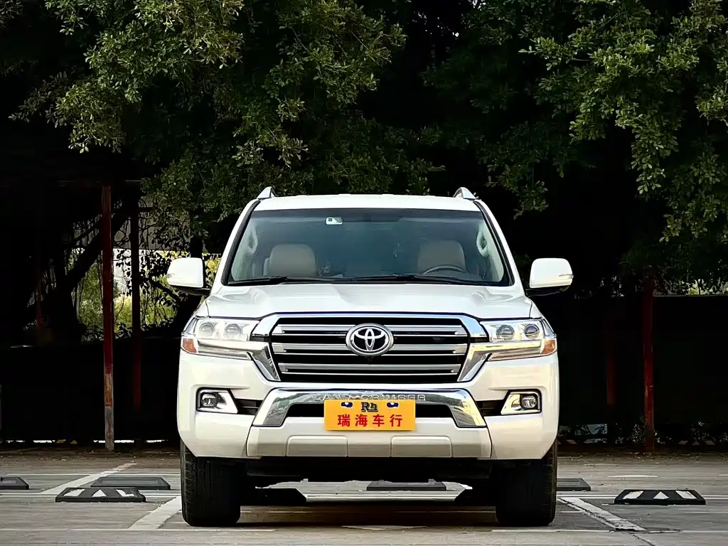 Toyota Land Cruiser 2018 — фото 3