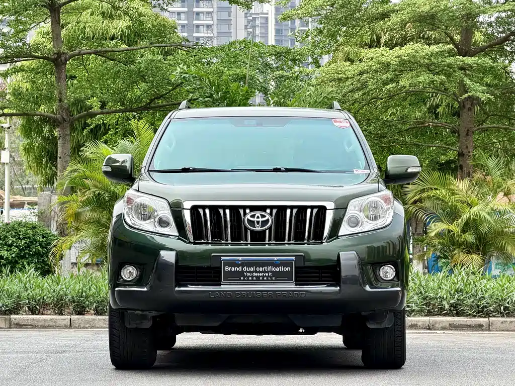 Toyota Prado 2012 — фото 2