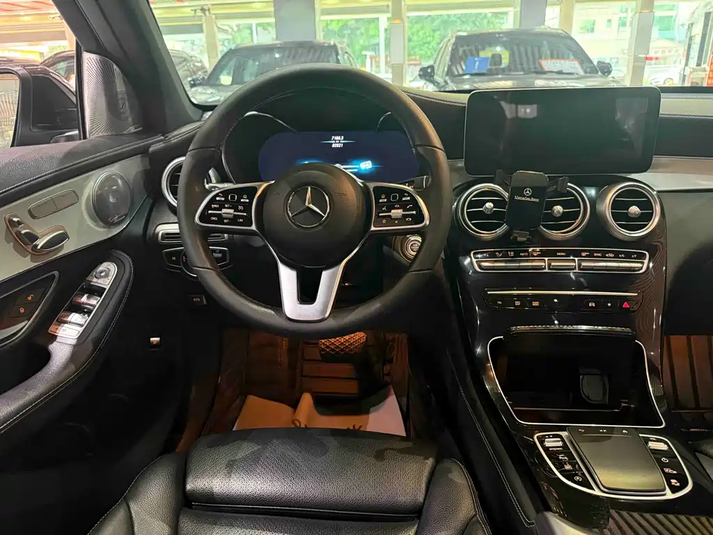 Mercedes-Benz GLC 2021 — фото 11