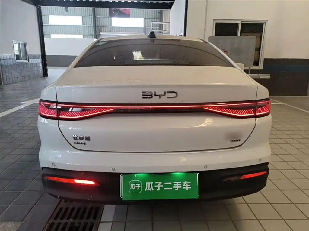 BYD Seal 05 DM-i 2025 — фото 6