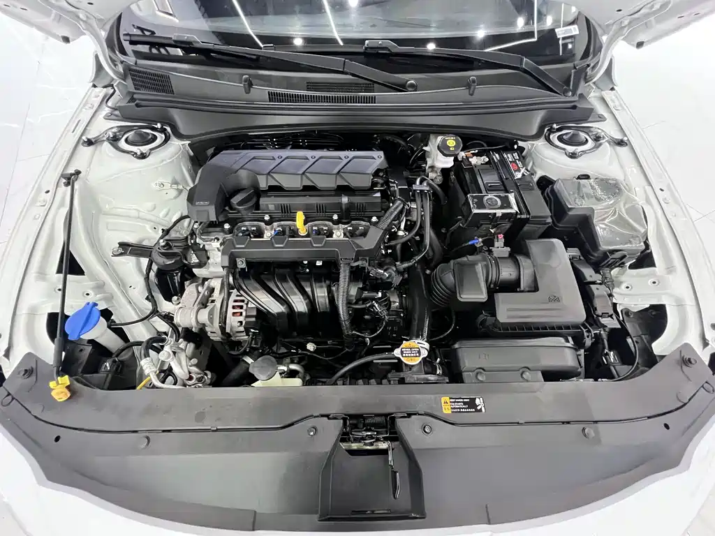 Hyundai Elantra 2023 — фото 20