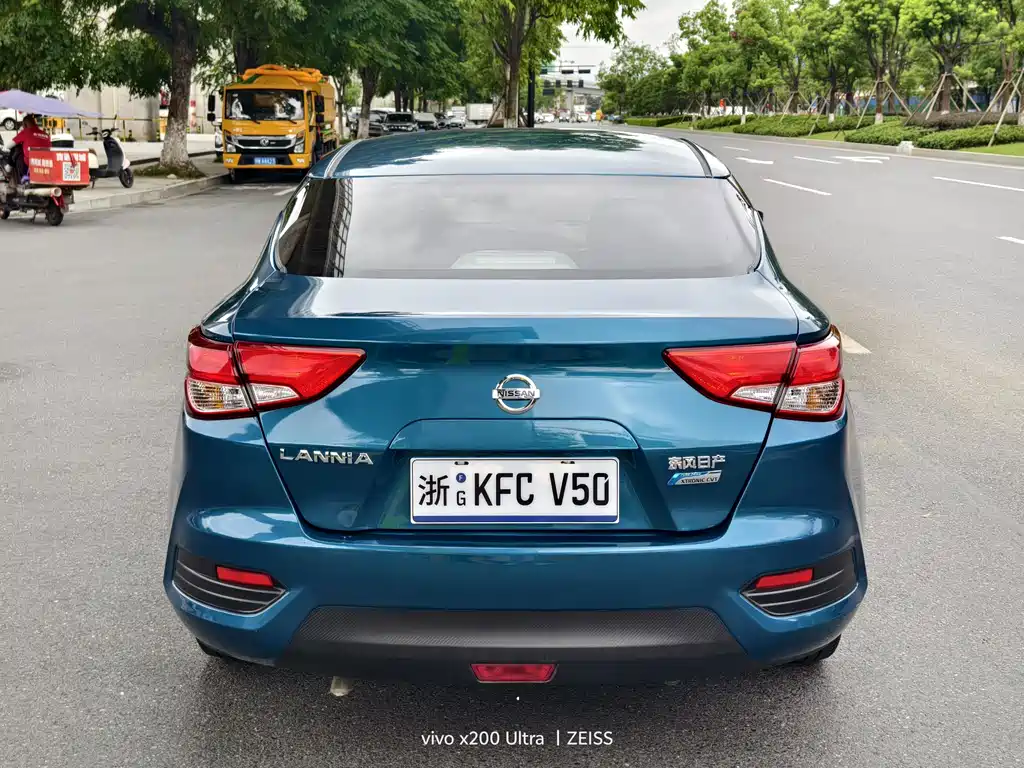 Nissan Bluebird 2019 — фото 13