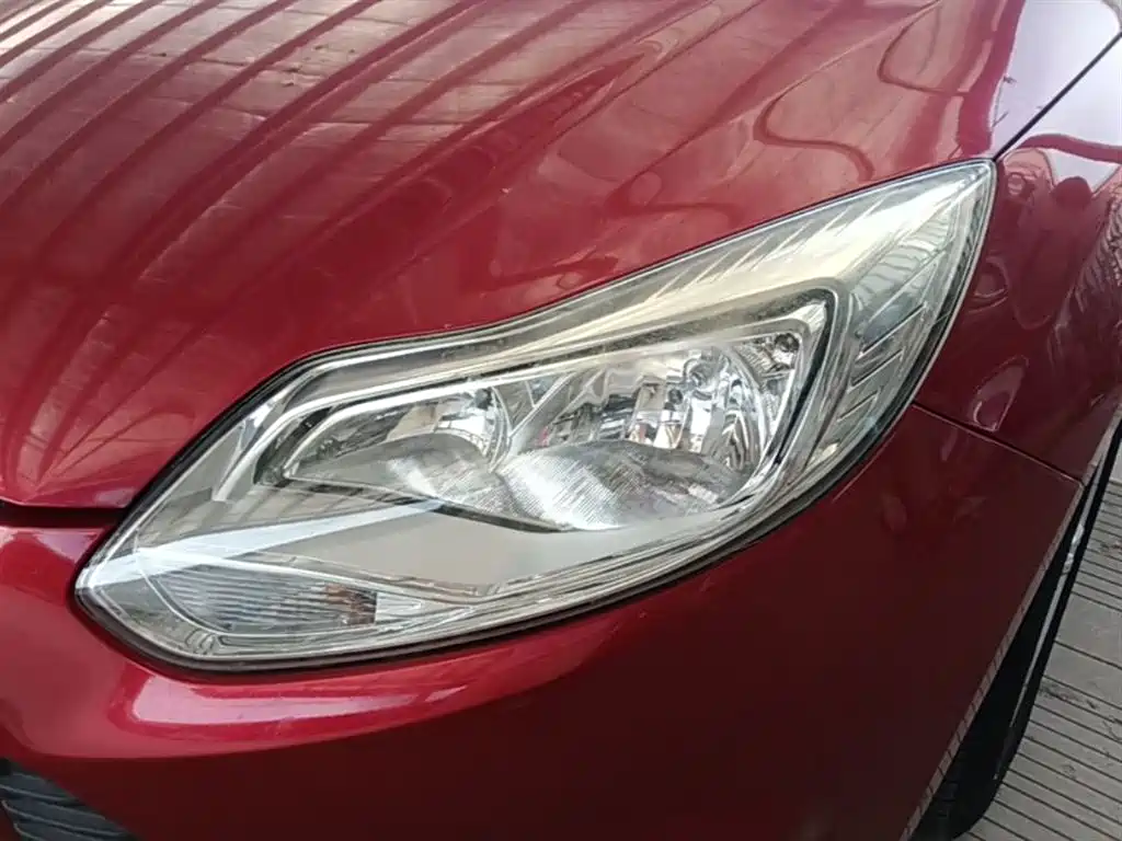 Ford Focus 2015 — фото 24