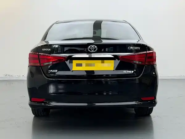 Toyota Crown 2016