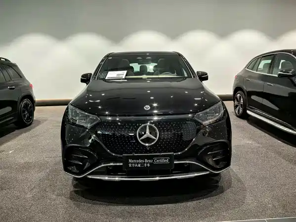 Mercedes-Benz EQE SUV 2025