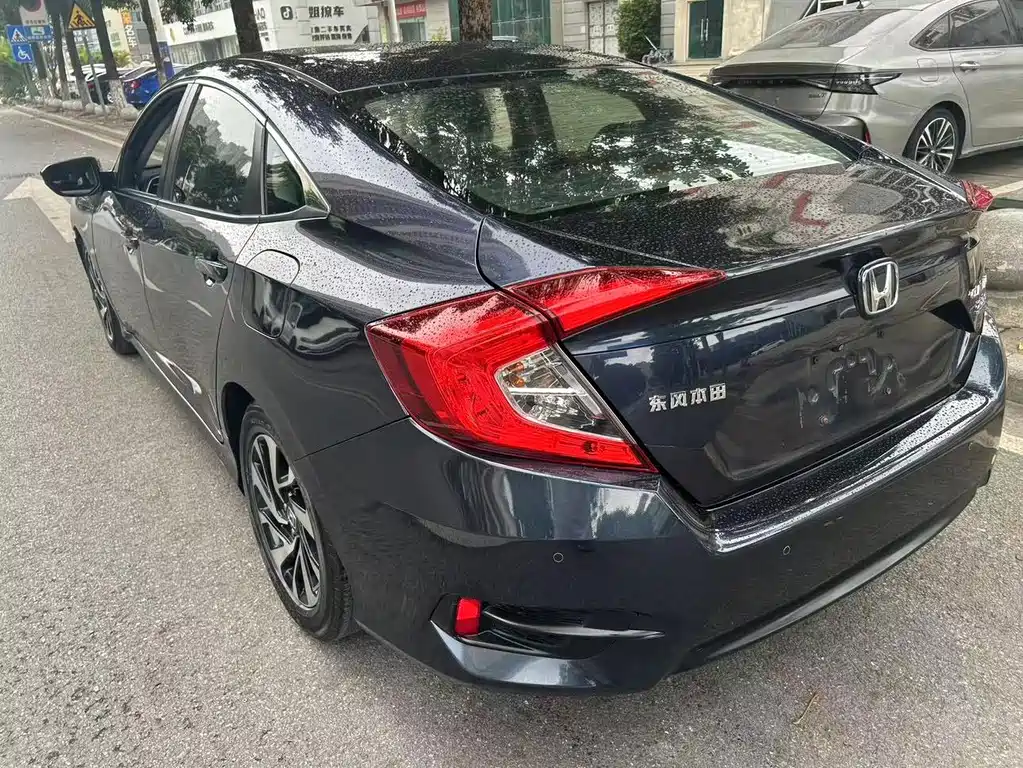 Honda Civic 2018 — фото 17
