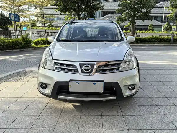 Nissan Livina 2010