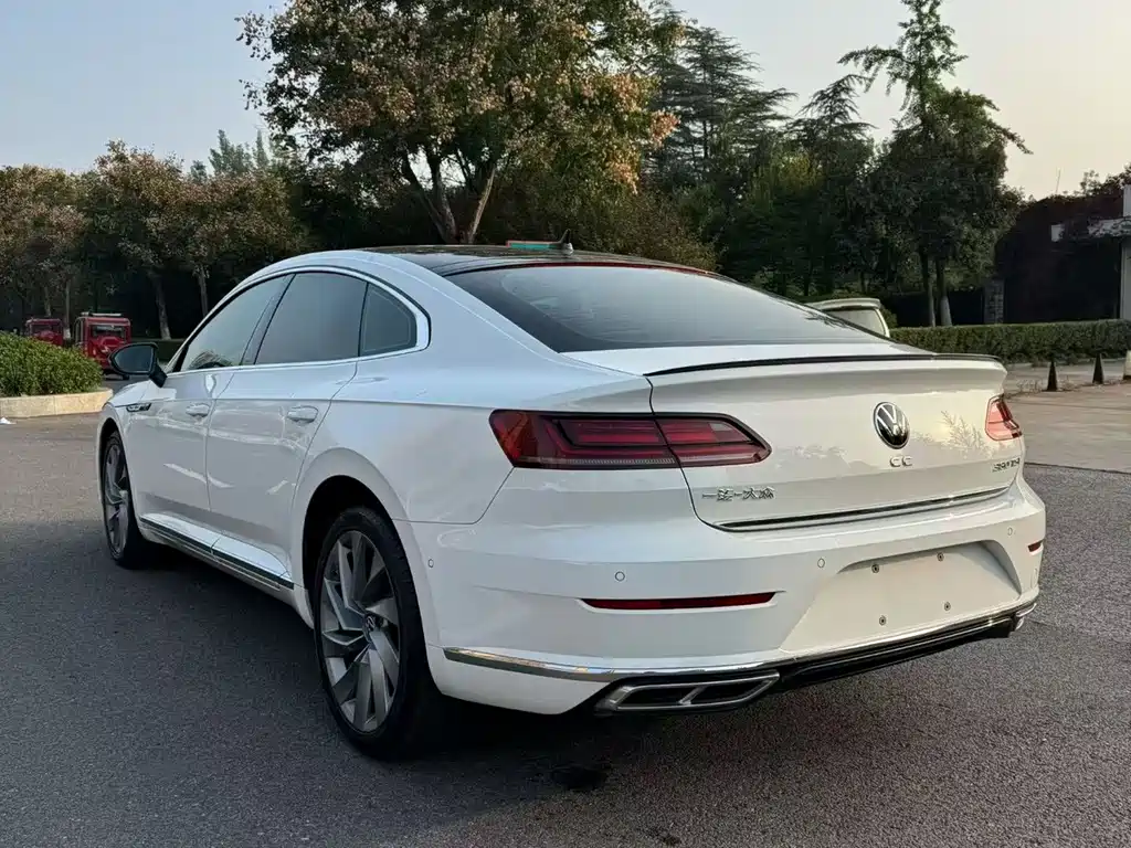 Volkswagen CC 2023 — фото 9