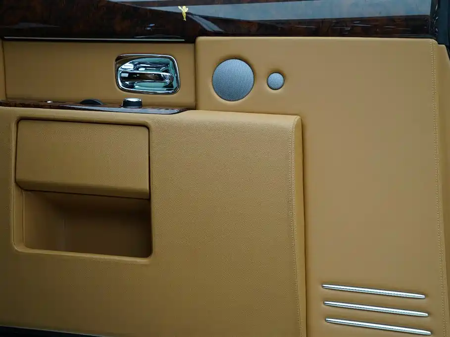Rolls-Royce Phantom 2011 — фото 17