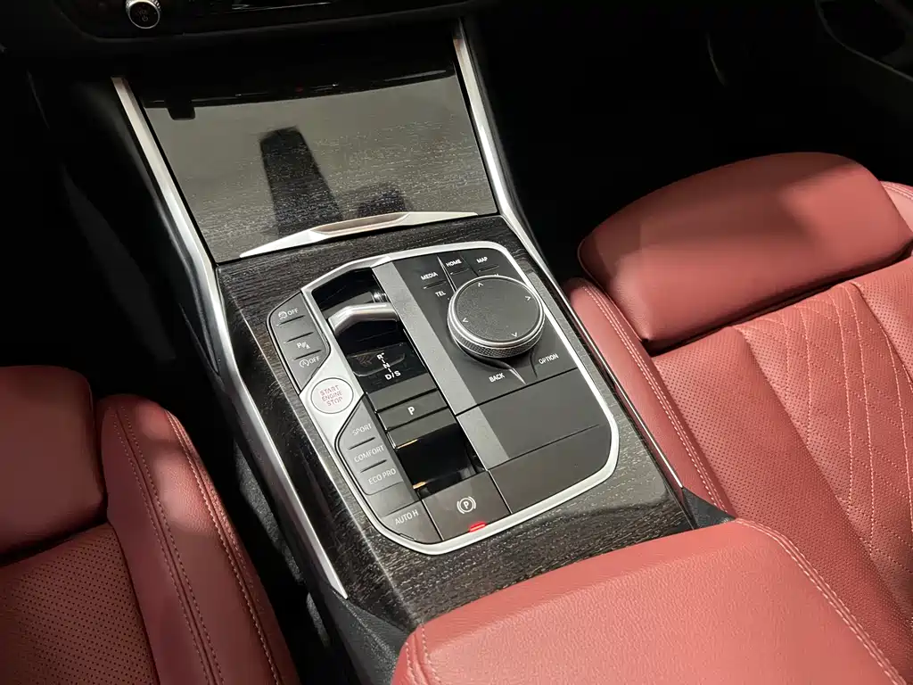 BMW 3 Series 2024 — фото 15