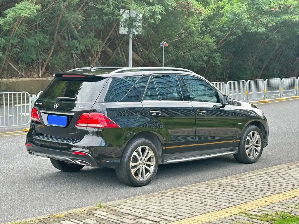 Mercedes-Benz GLE 2018 — фото 5
