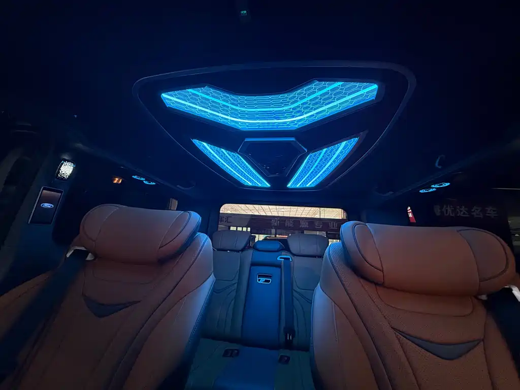 Ford Tourneo 2025 — фото 10