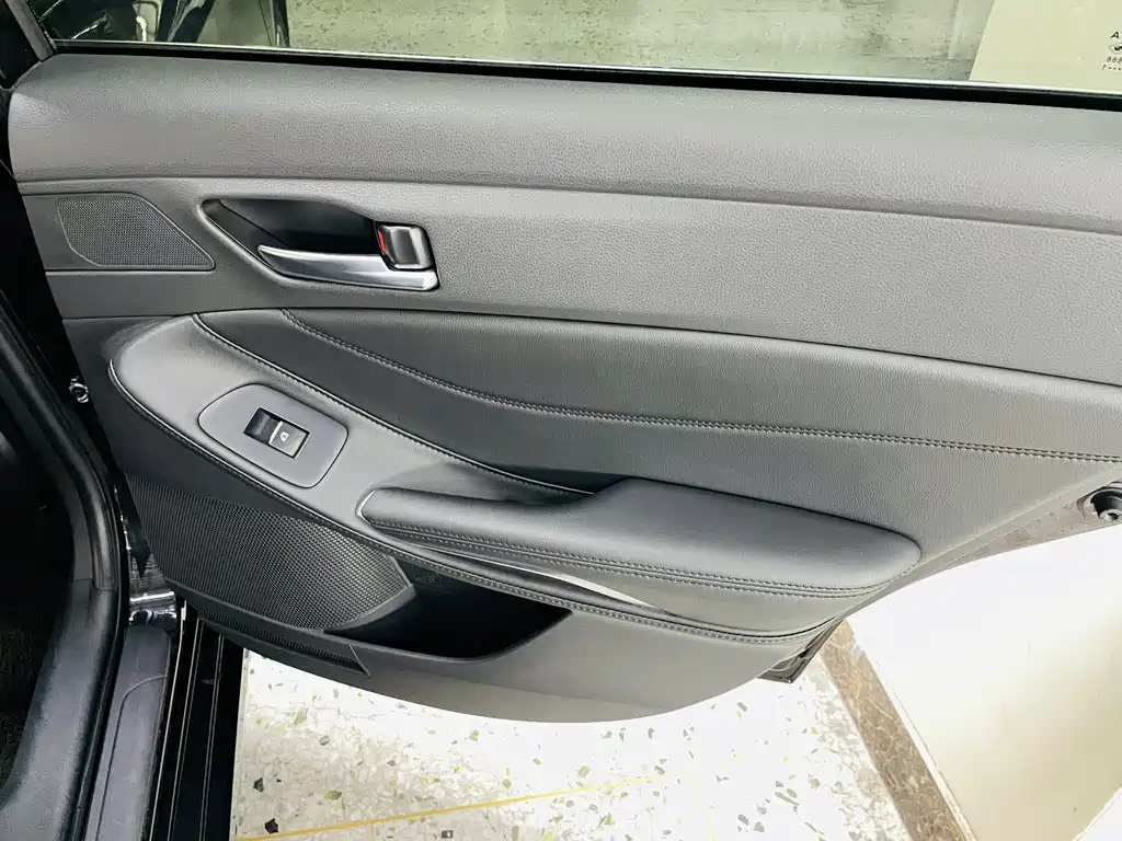Toyota Avalon 2021 — фото 13