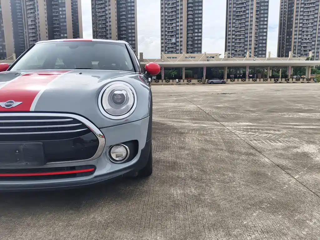 MINI Clubman 2018 — фото 17
