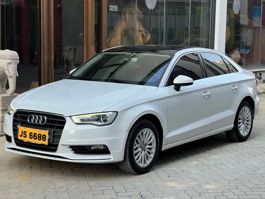 Audi A3 2015 — фото 1