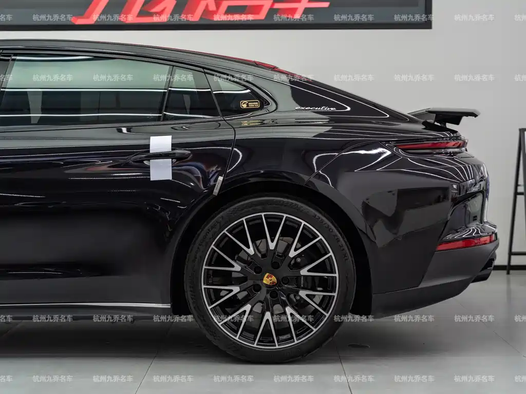 Porsche Panamera 2025 — фото 10