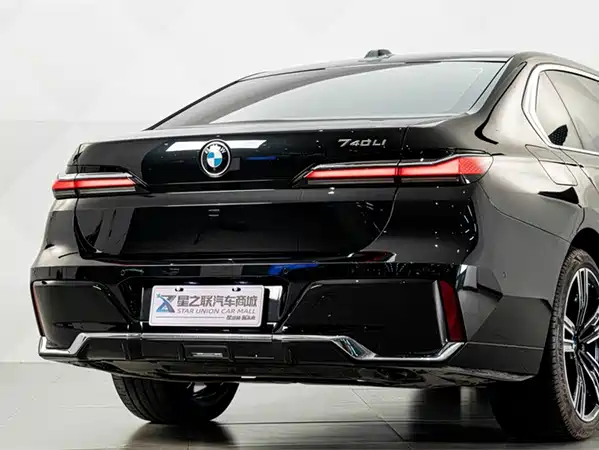 BMW 7 Series 2024