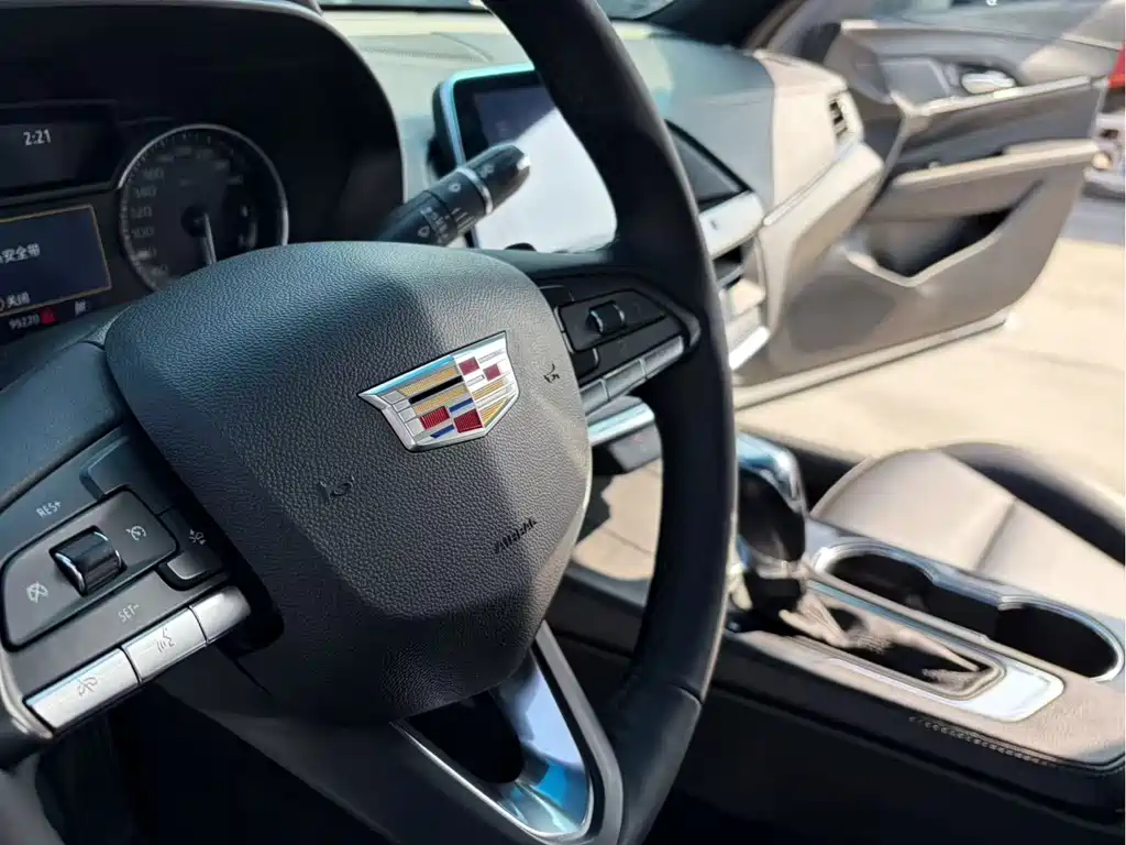 Cadillac CT4 2021 — фото 8