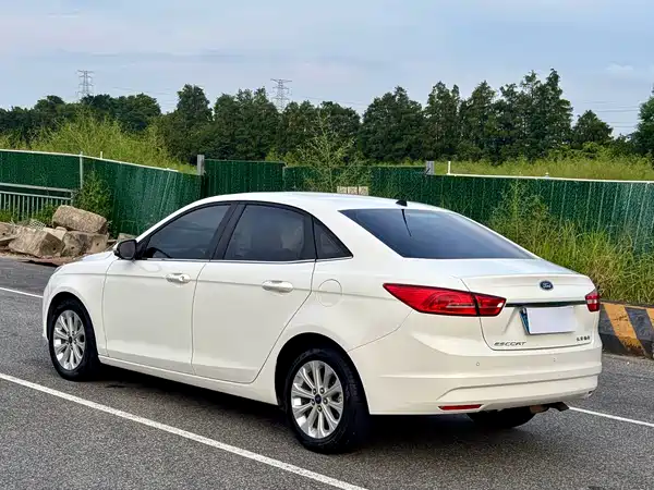 Ford Escort 2016