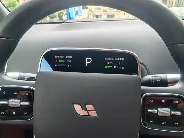 Li Auto L8 2024