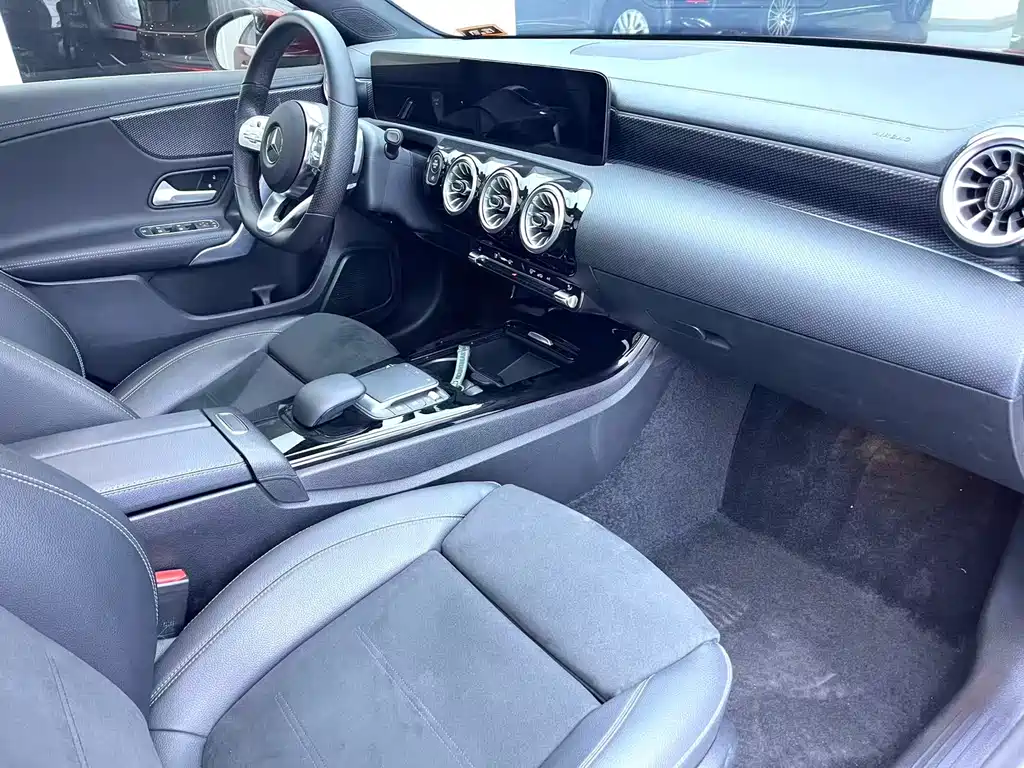 Mercedes-Benz A-Class 2021 — фото 10