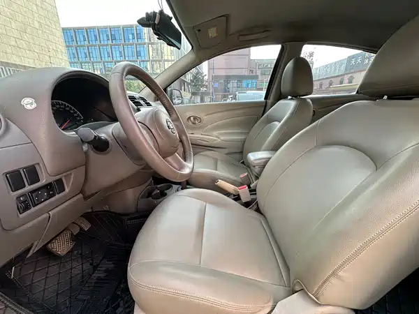 Nissan Sunny 2011