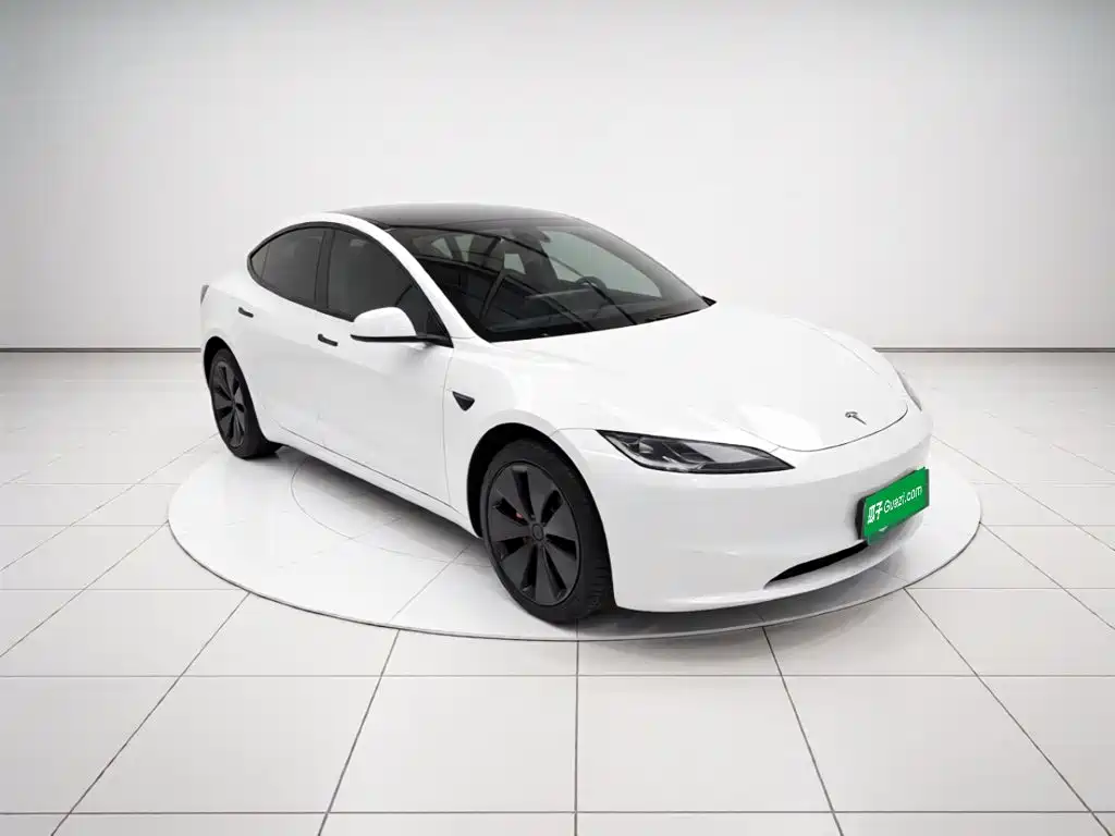 Tesla Model 3 2026 — фото 3