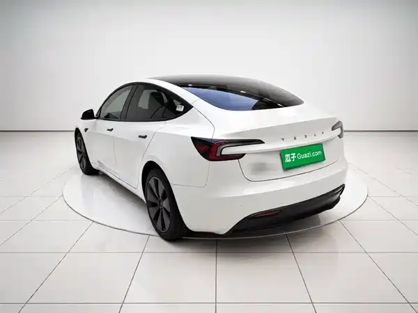 Tesla Model 3 2026