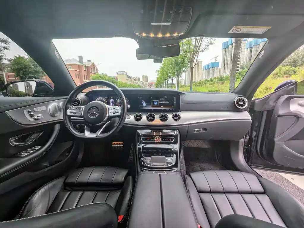 Mercedes-Benz E-Class 2020 — фото 19