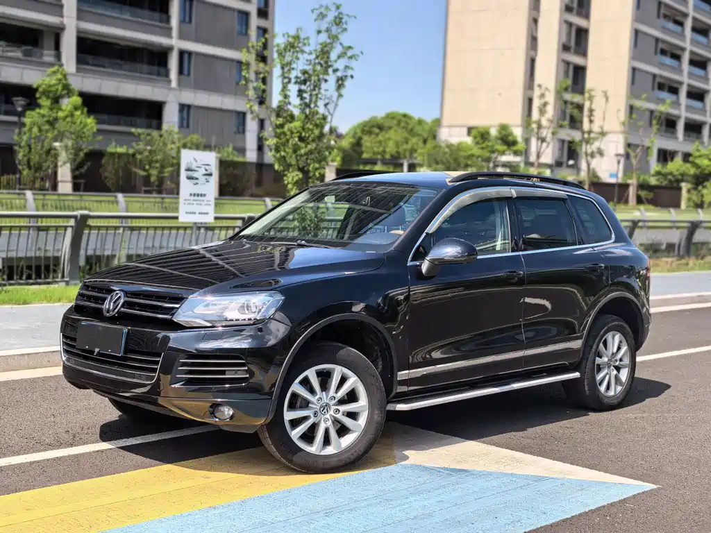 Volkswagen Touareg 2014 — фото 1