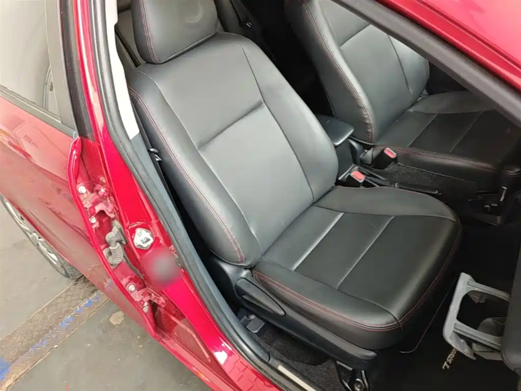 Toyota Yaris L 2021 — фото 25