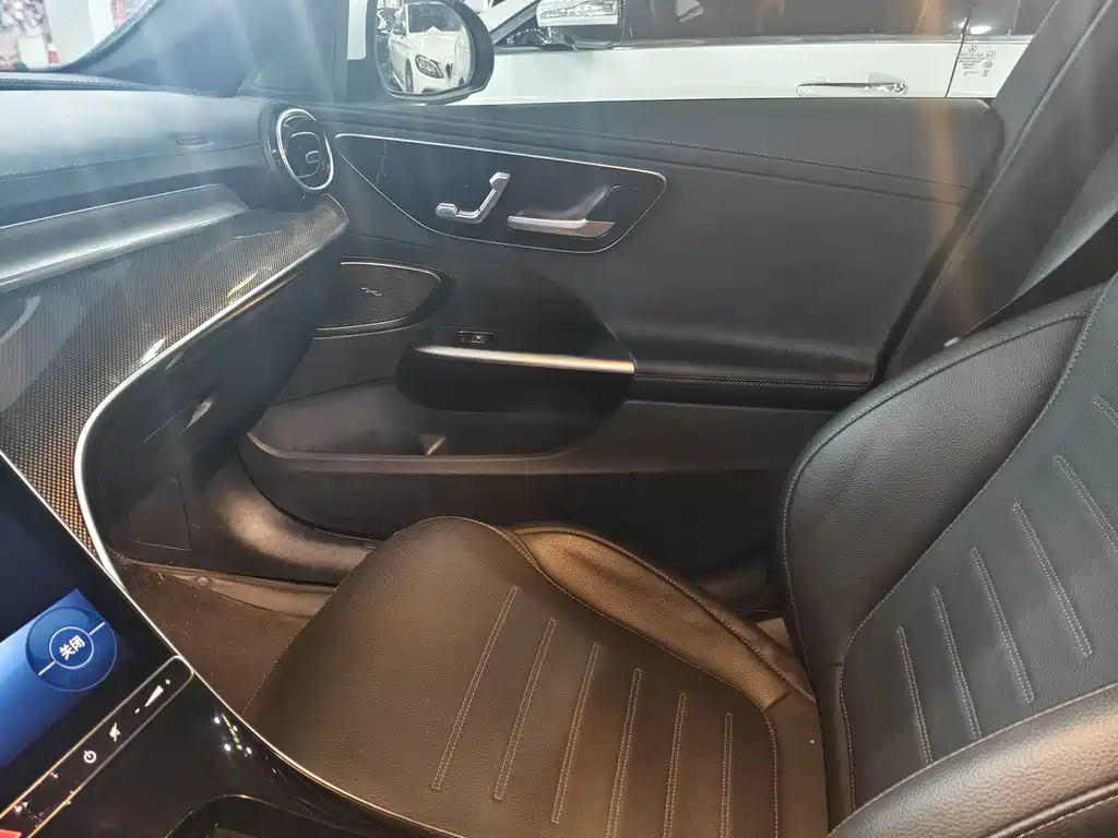 Mercedes-Benz C-Class 2023 — фото 8