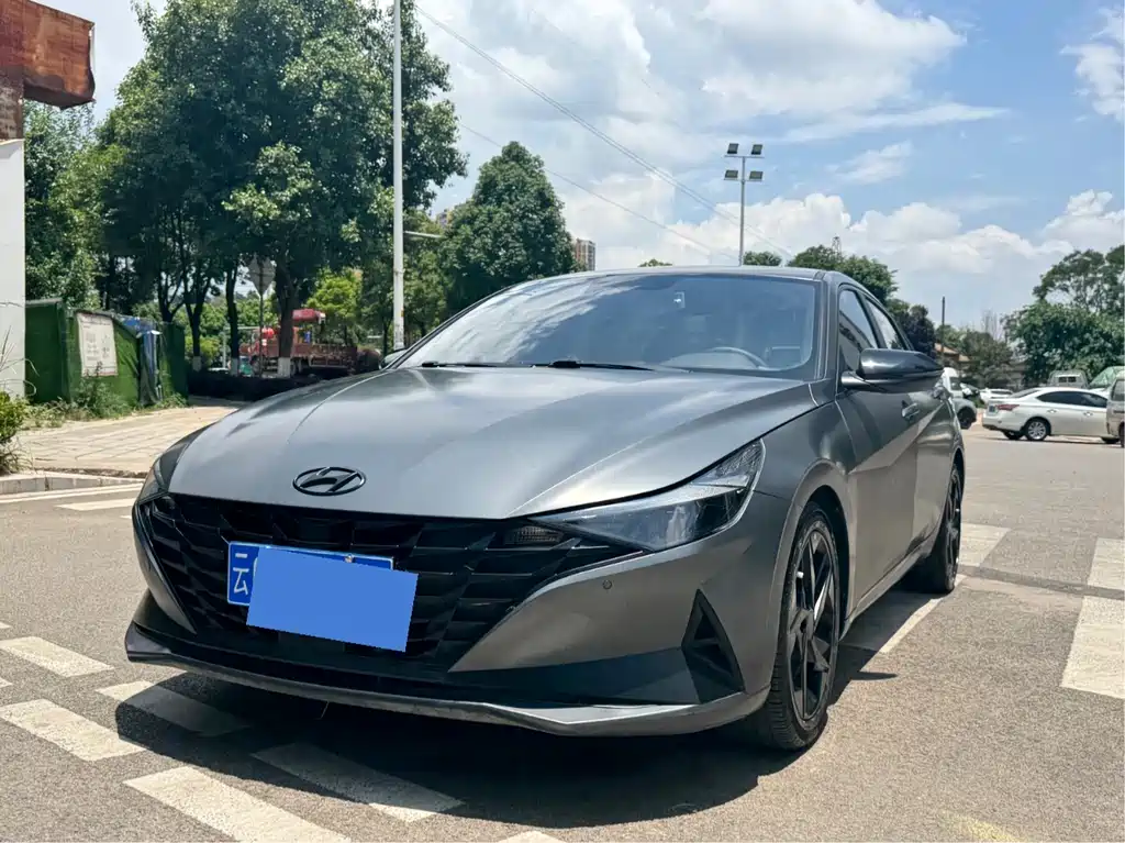 Hyundai Elantra 2022 — фото 1