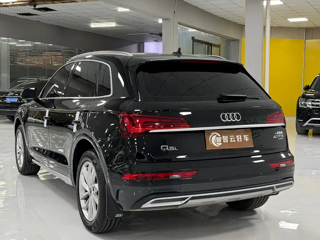 Audi Q5L 2024 — фото 7