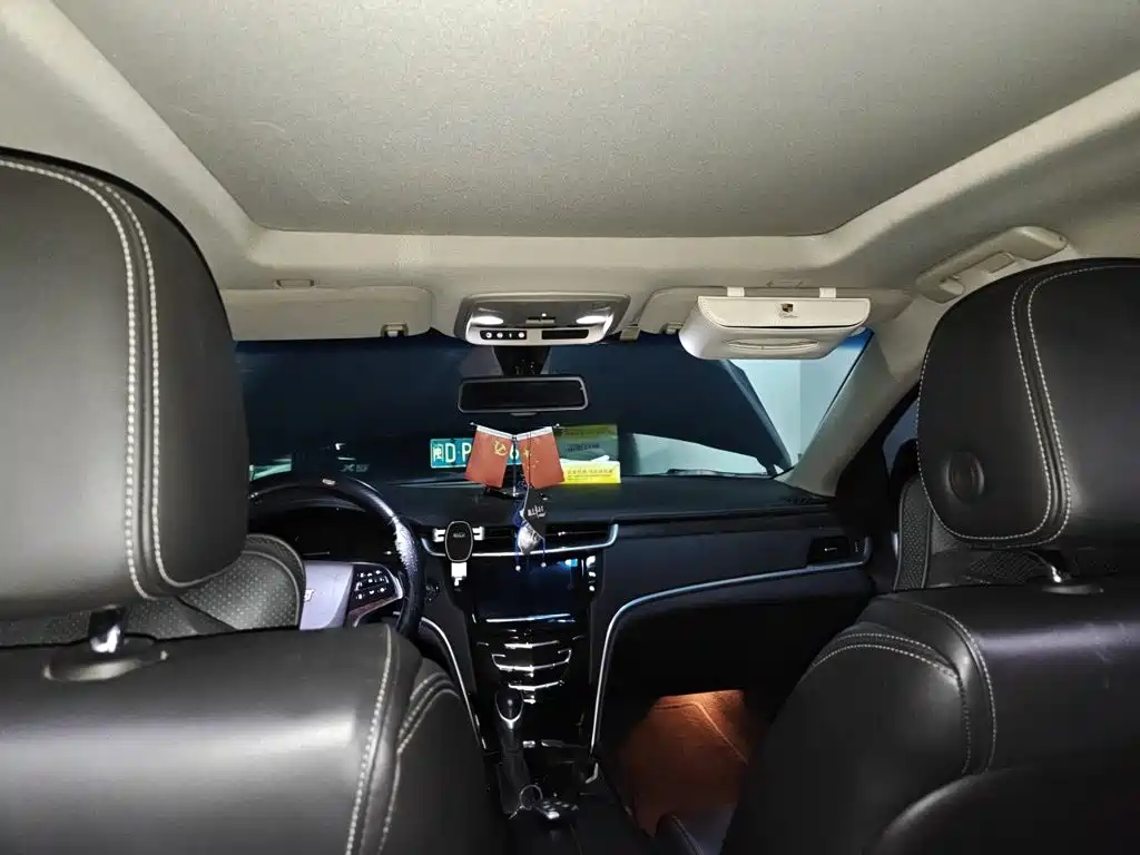 Cadillac XTS 2018 — фото 19
