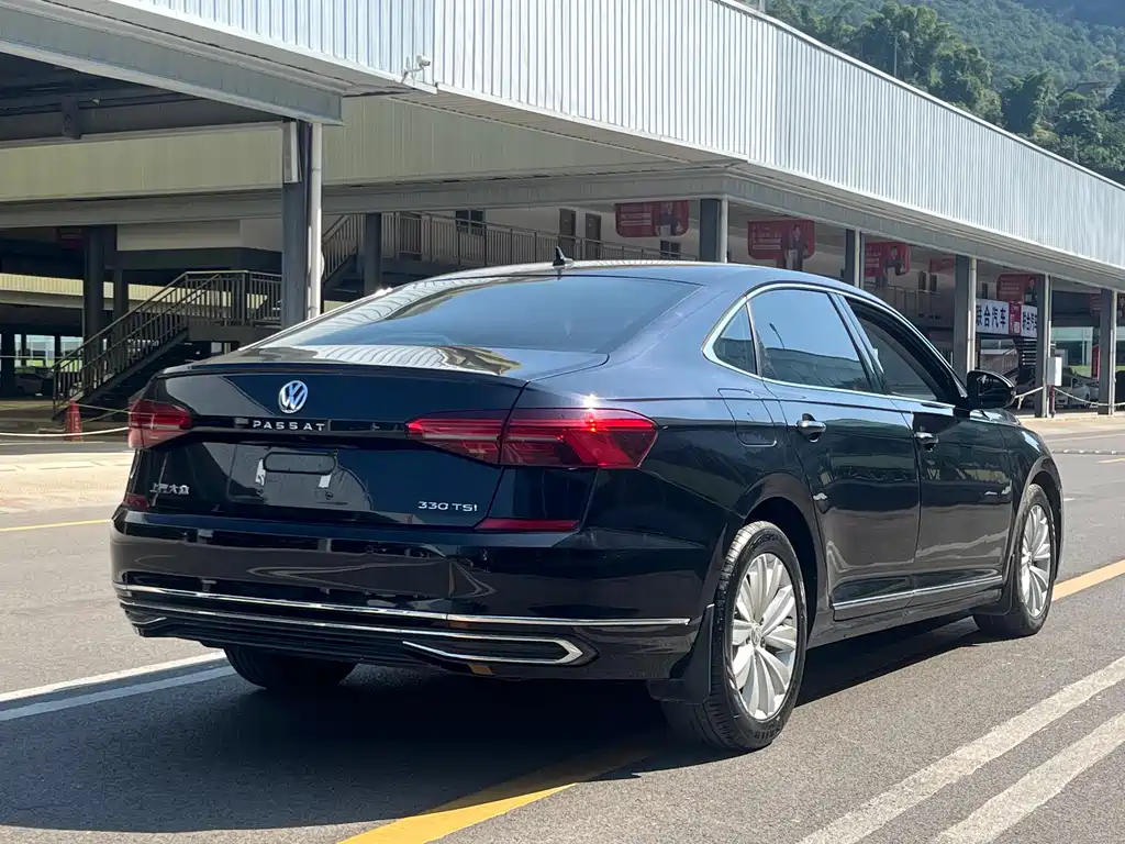 Volkswagen Passat 2019 — фото 10